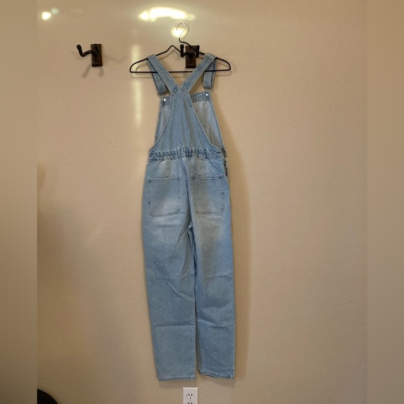💗Distressed Jean Overalls💗 - Picture 2 of 10